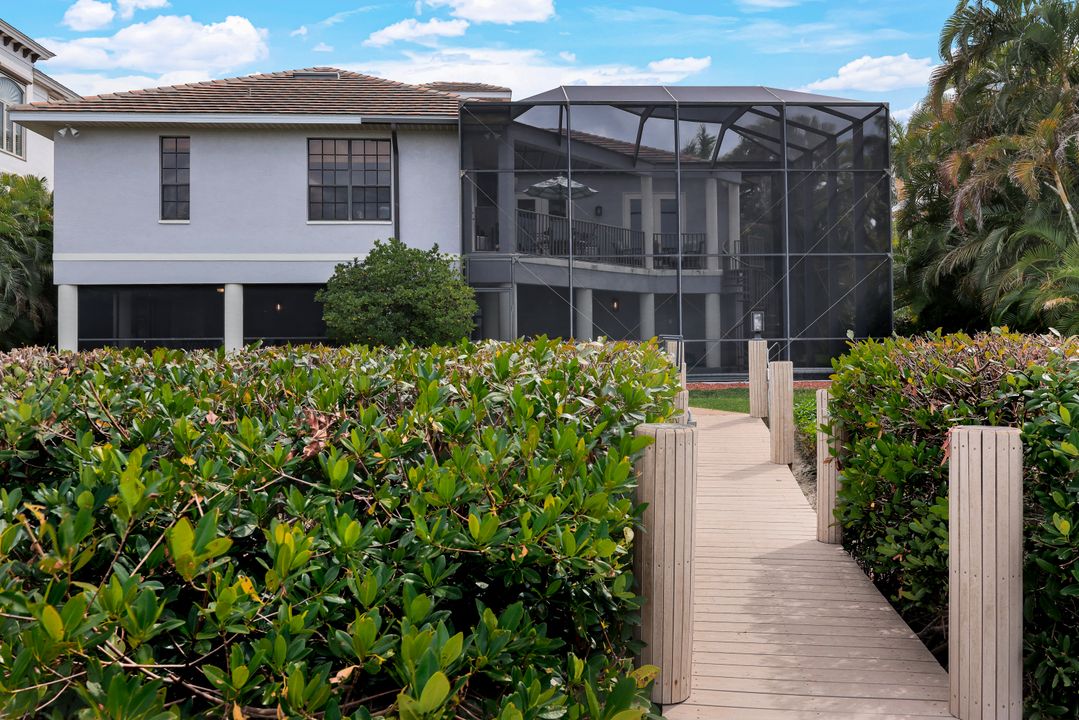 201 San Mateo Dr, Bonita Springs, FL 34134