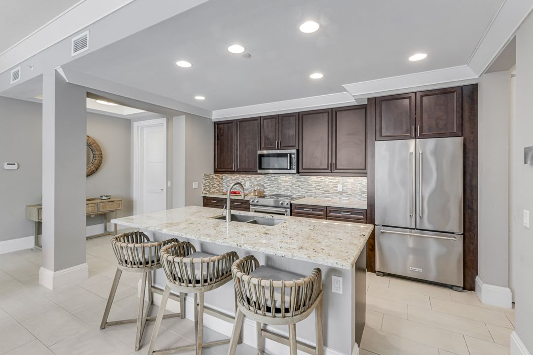 1030 3rd Ave S #216, Naples, FL 34102