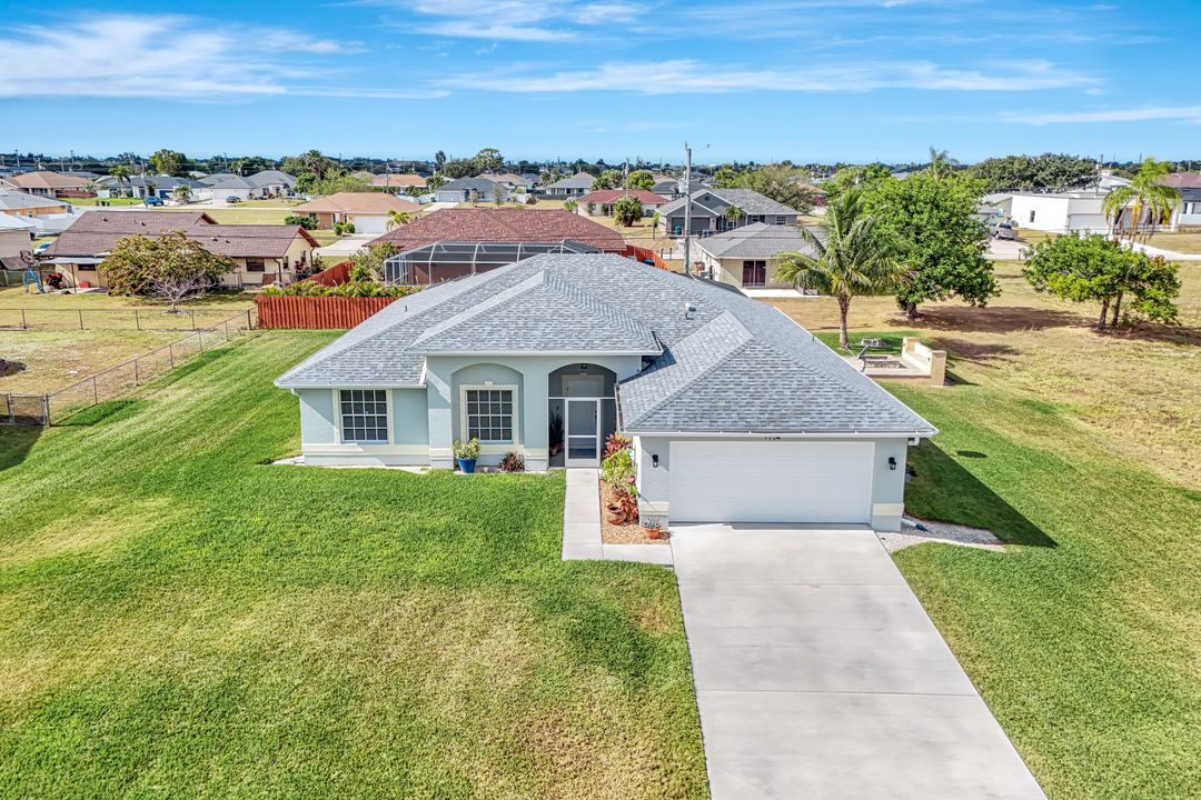 1904 NE 18th Pl, Cape Coral, FL 33909