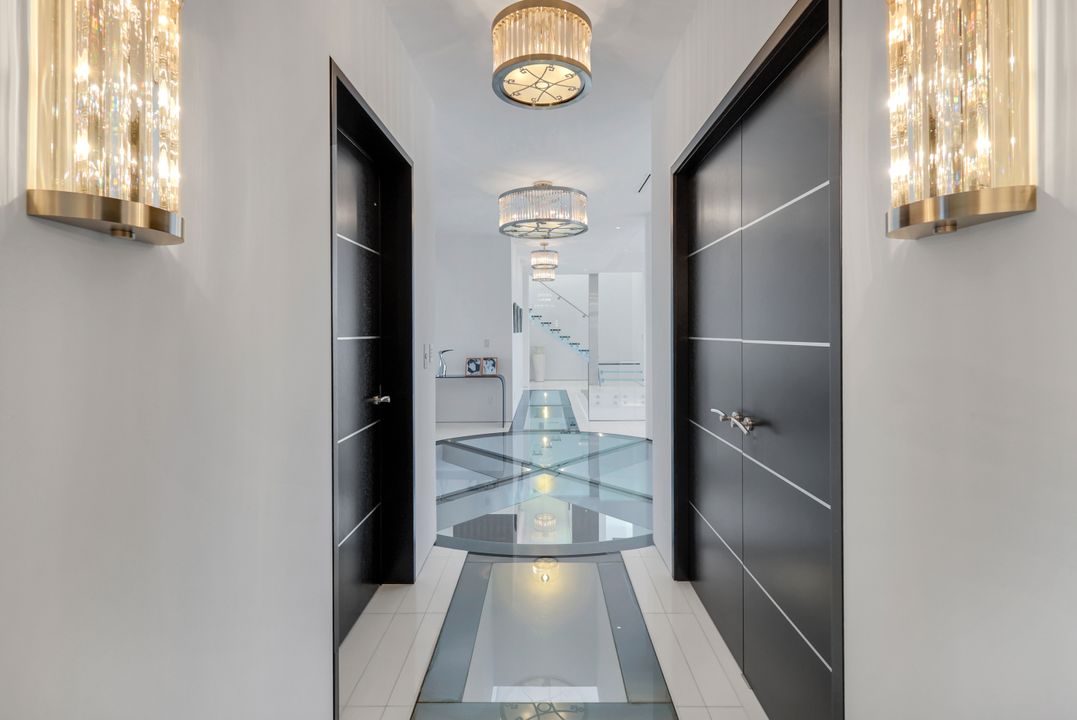 260 Channel Dr, Naples, FL 34108