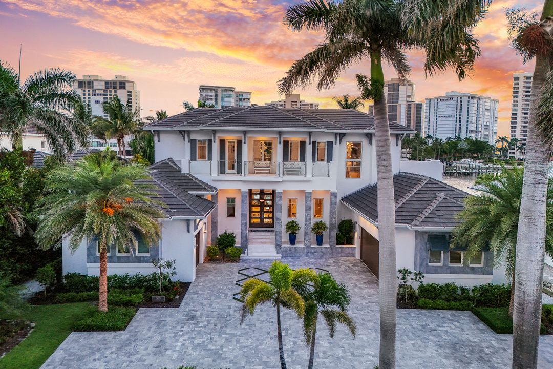 309 Neapolitan Way, Naples, FL 34103
