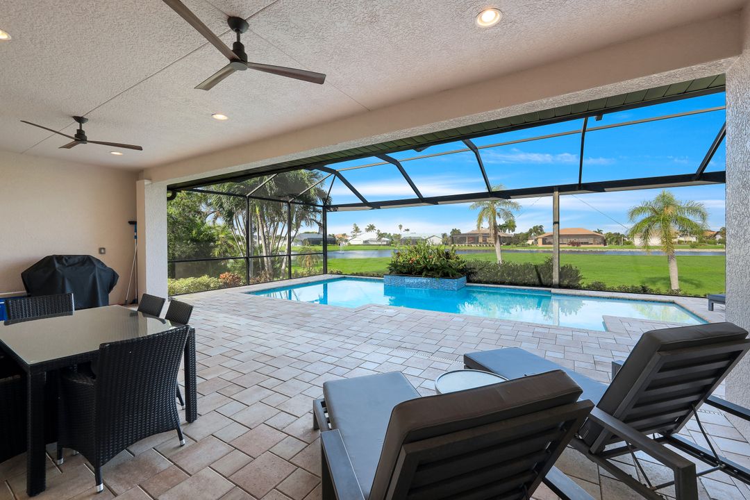 11899 King James Ct, Cape Coral, FL 33991