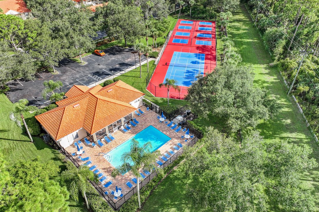 432 Valerie Way #202, Naples, FL 34104