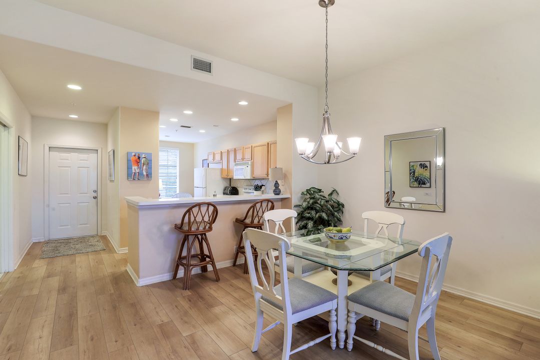 8223 Parkstone Pl #304, Naples, FL 34120