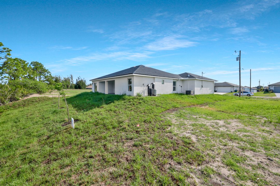 3804 NE 9th Pl, Cape Coral, FL 33909