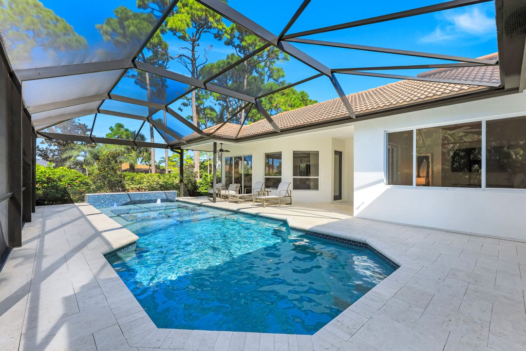 237 Charleston Ct, Naples, FL 34110
