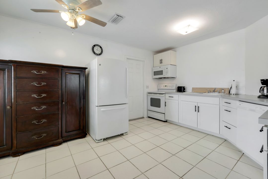 512 105th Ave N #1-2, Naples, FL 34108