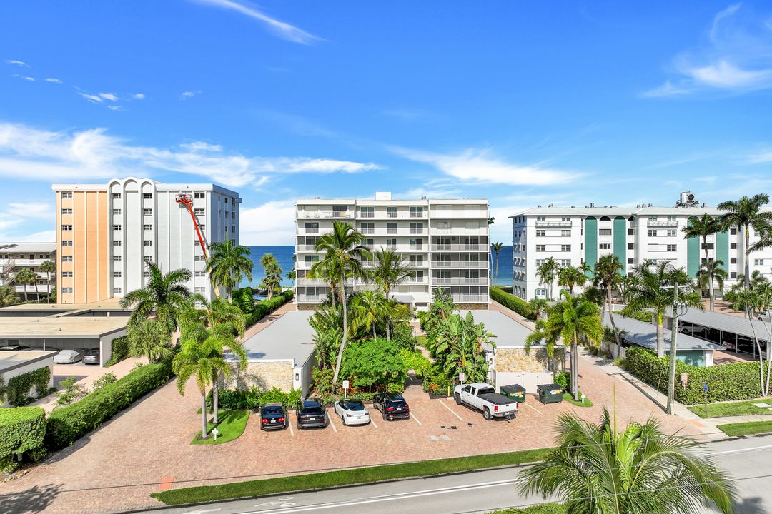1977 Gulf Shore Blvd N #503, Naples, FL 34102