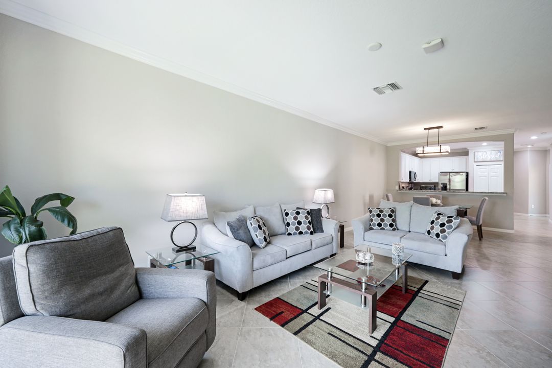 2028 Wellington St, Naples, FL 34120