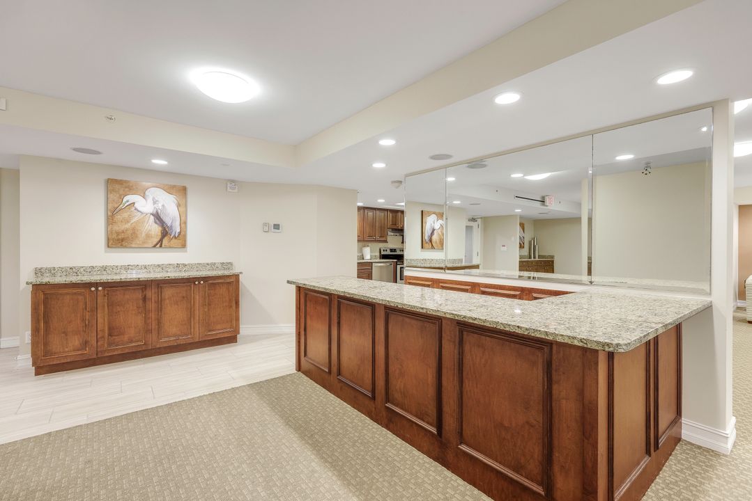 4451 Gulf Shore Blvd N #406, Naples, FL 34103