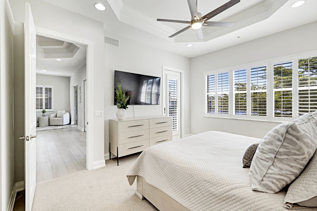 8755 Coastline Ct #201, Naples, FL 34120