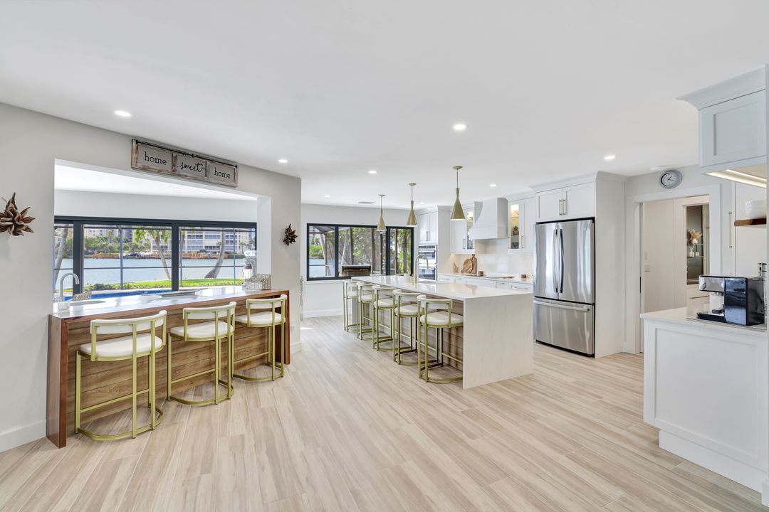 236 Lagoon Ave, Naples, FL 34108