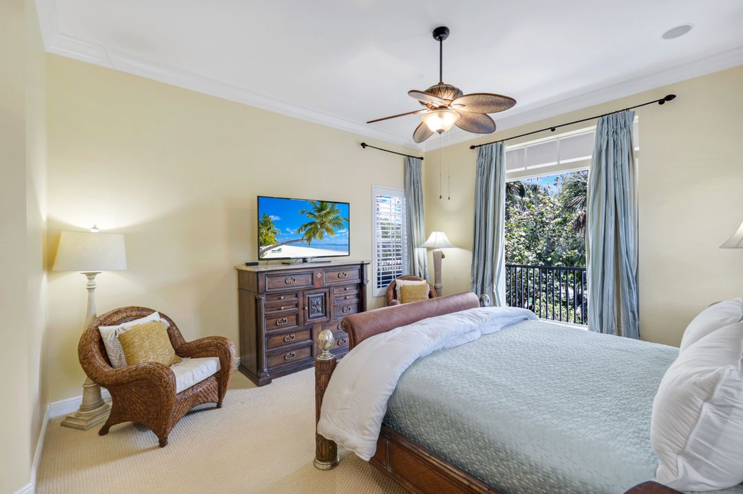 940 Sea Oats Ct, Marco Island, FL 34145