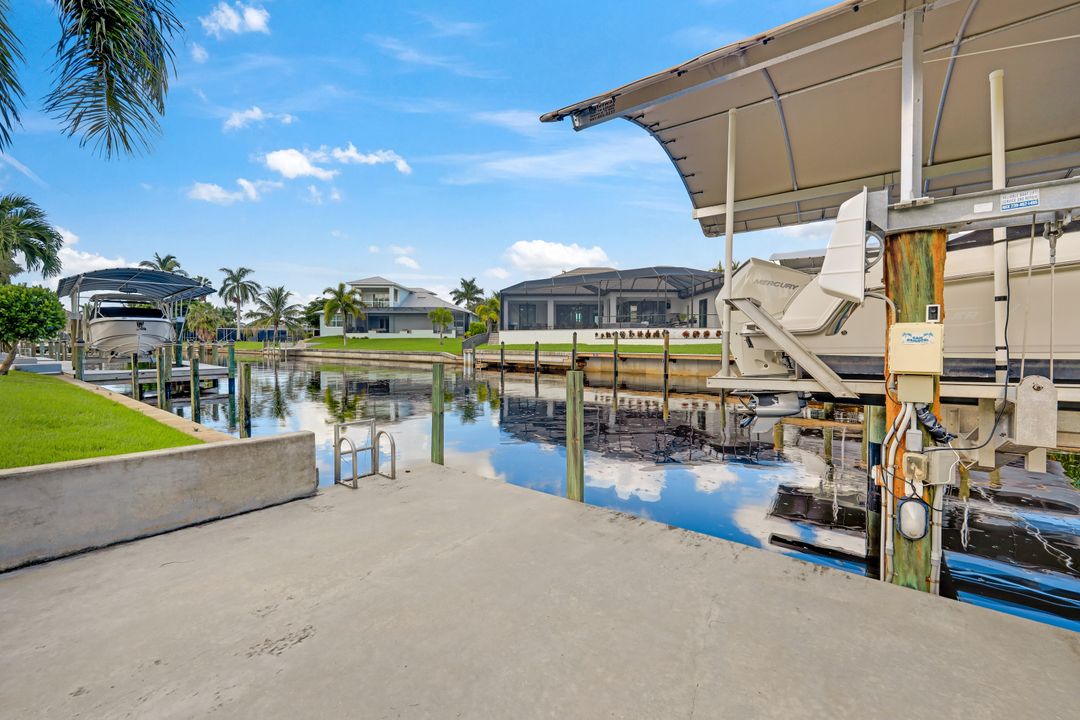 5314 Nautilus Dr, Cape Coral, FL 33904