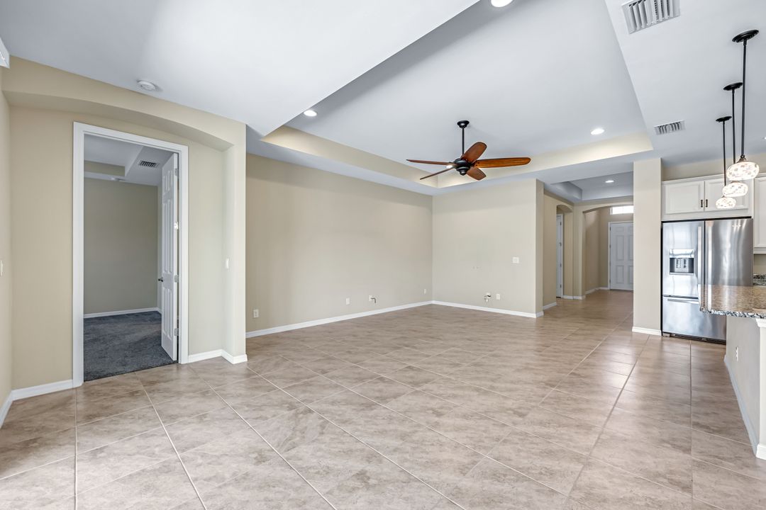 2971 Sunset Pointe Cir, Cape Coral, FL 33914