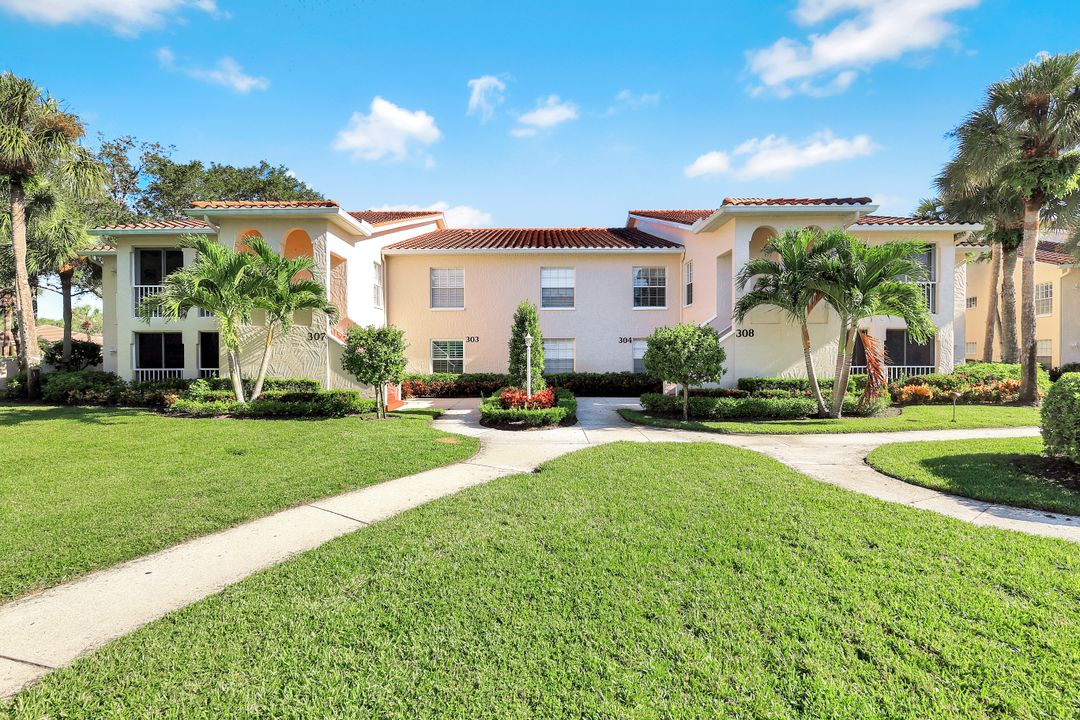 109 Tuscana Ct #308, Naples, FL 34119