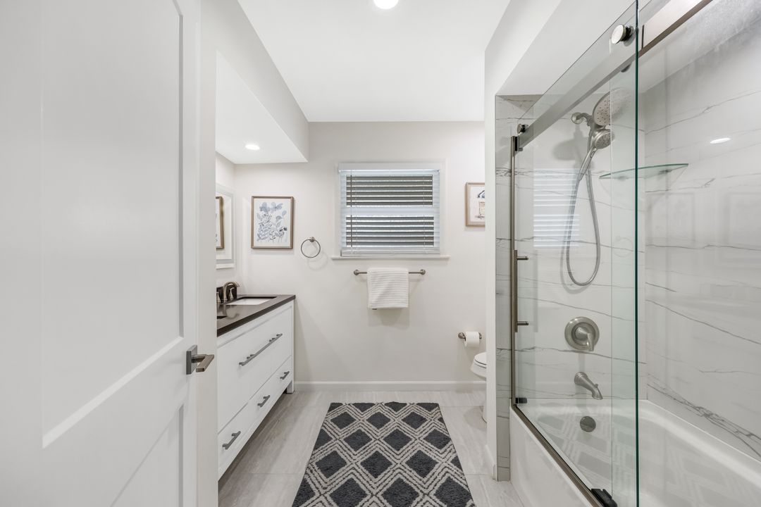 2061 Santa Barbara Blvd, Naples, FL 34116
