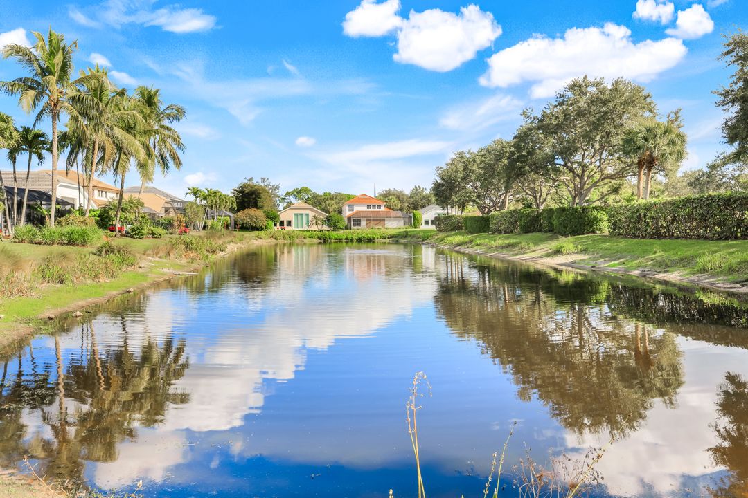 6777 Southern Oak Ct, Naples, FL 34109