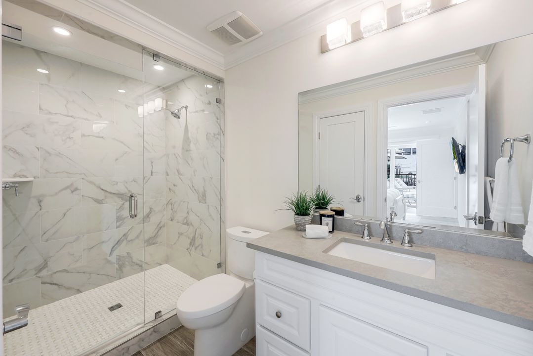 417 Lagoon Ave, Naples, FL 34108