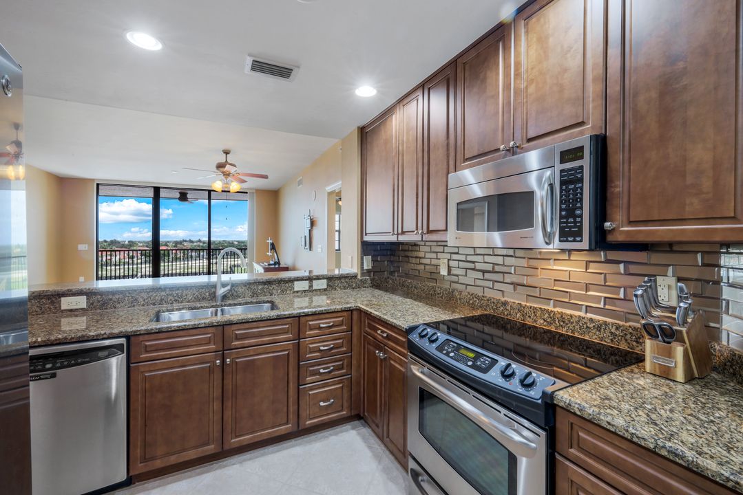 5793 Cape Harbour Dr #615, Cape Coral, FL 33914