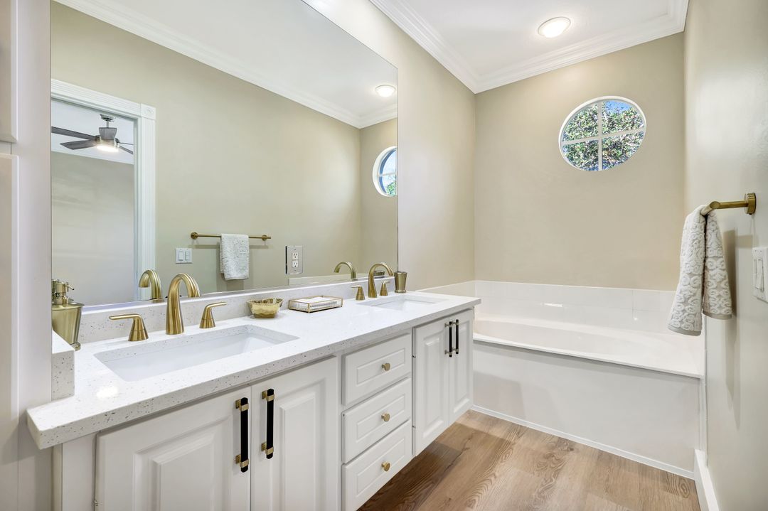 6210 Towncenter Cir, Naples, FL 34119