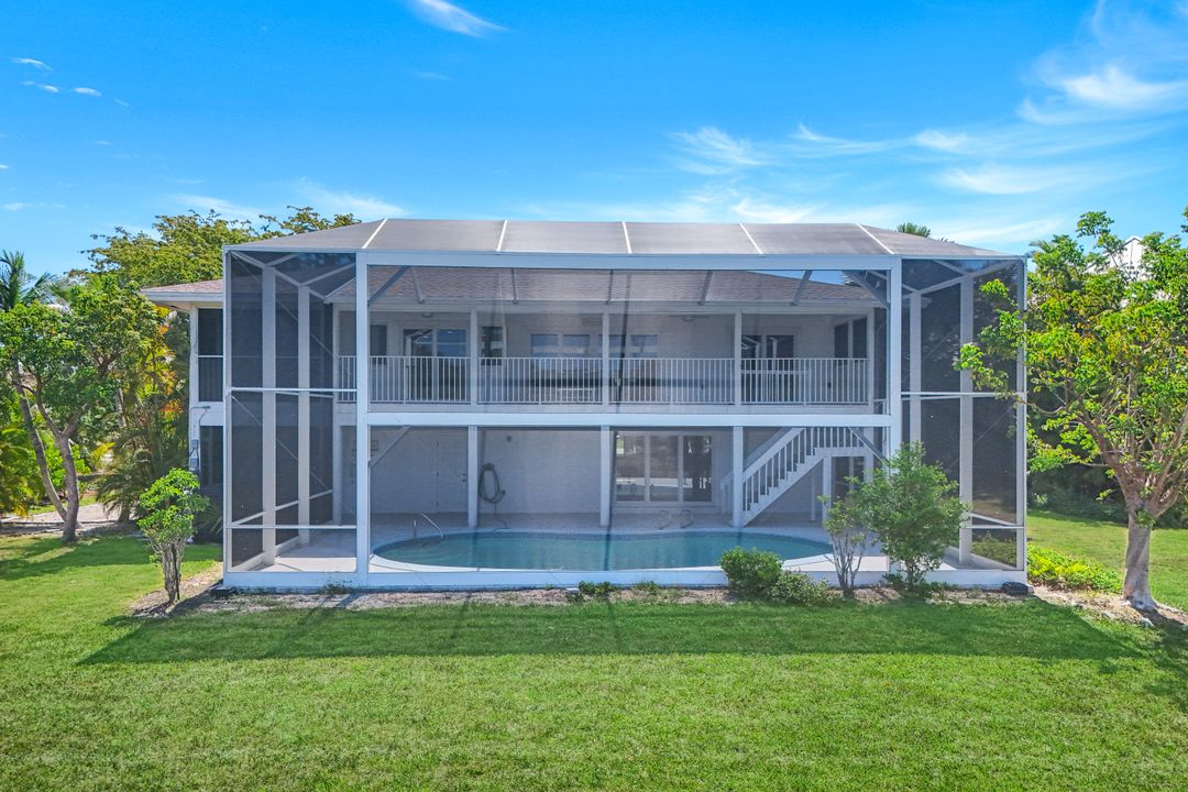 673 E Rocks Dr, Sanibel, FL 33957