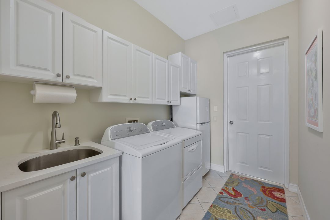 5012 Maxwell Cir #101, Naples, FL 34105