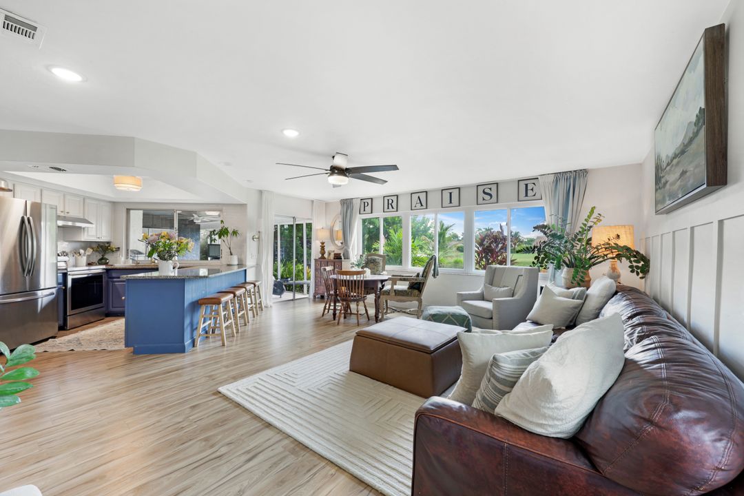 391 Torrey Pines Point, Naples, FL 34113