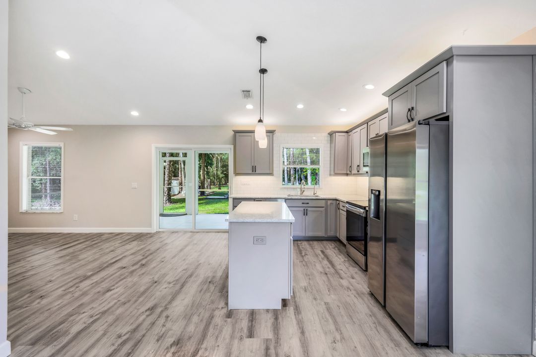 4285 16th Ave NE, Naples, FL 34120