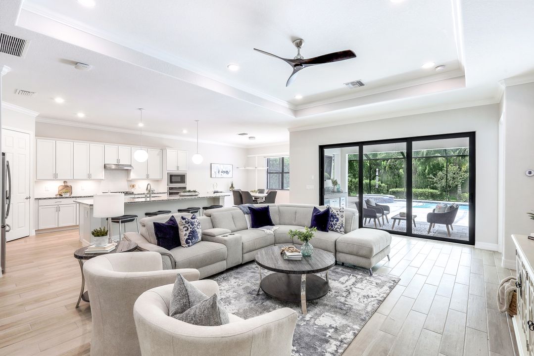 2130 Antigua Ln, Naples, FL 34120