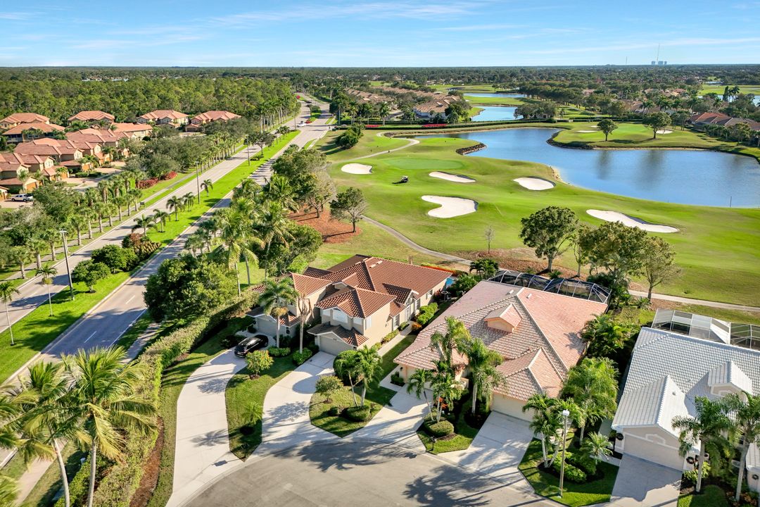 6679 Castlelawn Pl, Naples, FL 34113