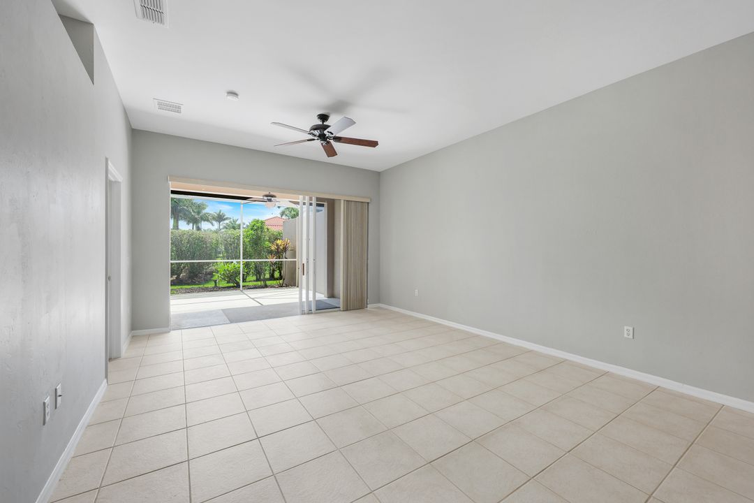 6504 Castlelawn Pl, Naples, FL 34113