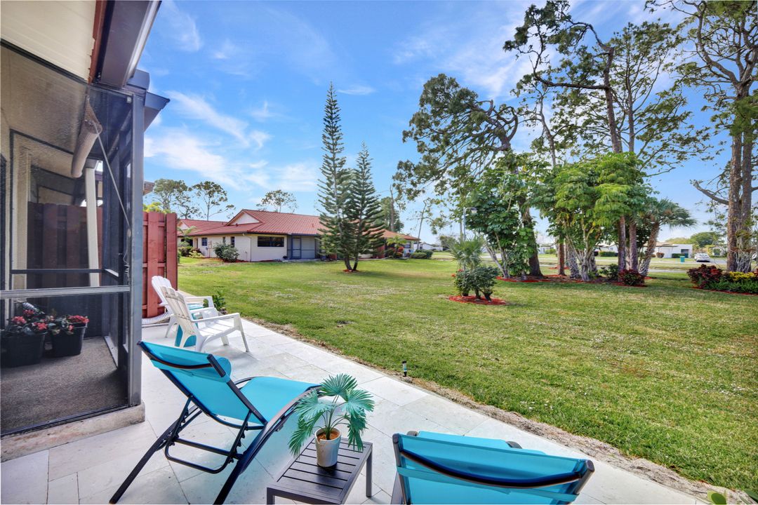 2017 Pine Isle Ln #2017, Naples, FL 34112