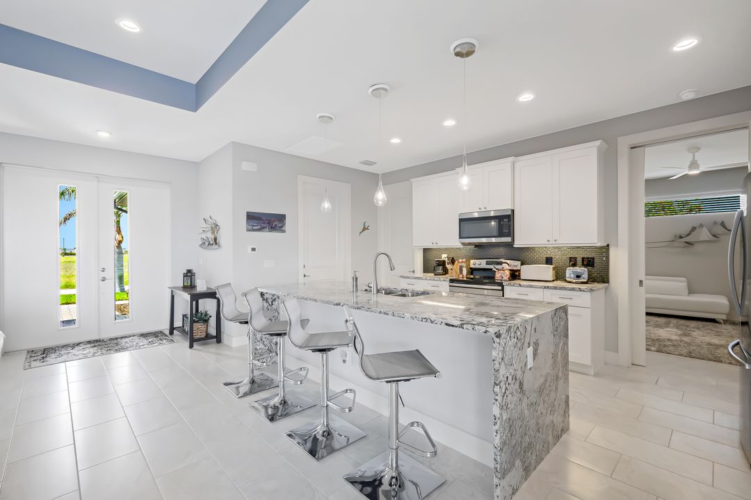 3213 NW 9th St, Cape Coral, FL 33993