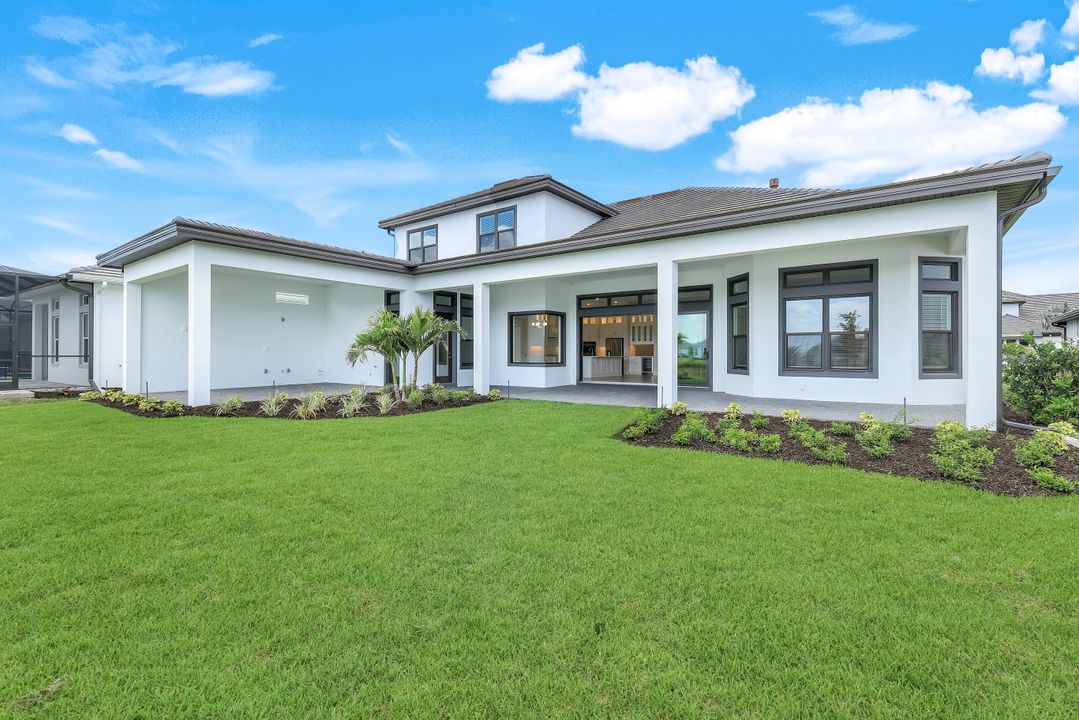 15460 Turin Dr, Naples, FL 34114