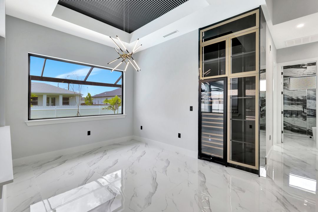 2709 SW 4th Ln, Cape Coral, FL 33991