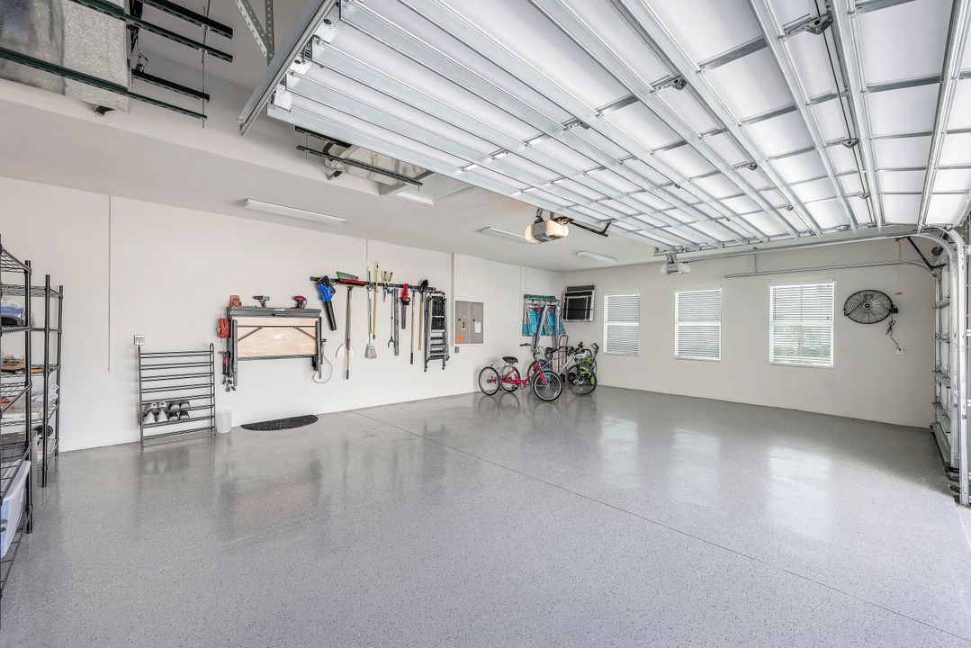 8959 Redonda Dr, Naples, FL 34114