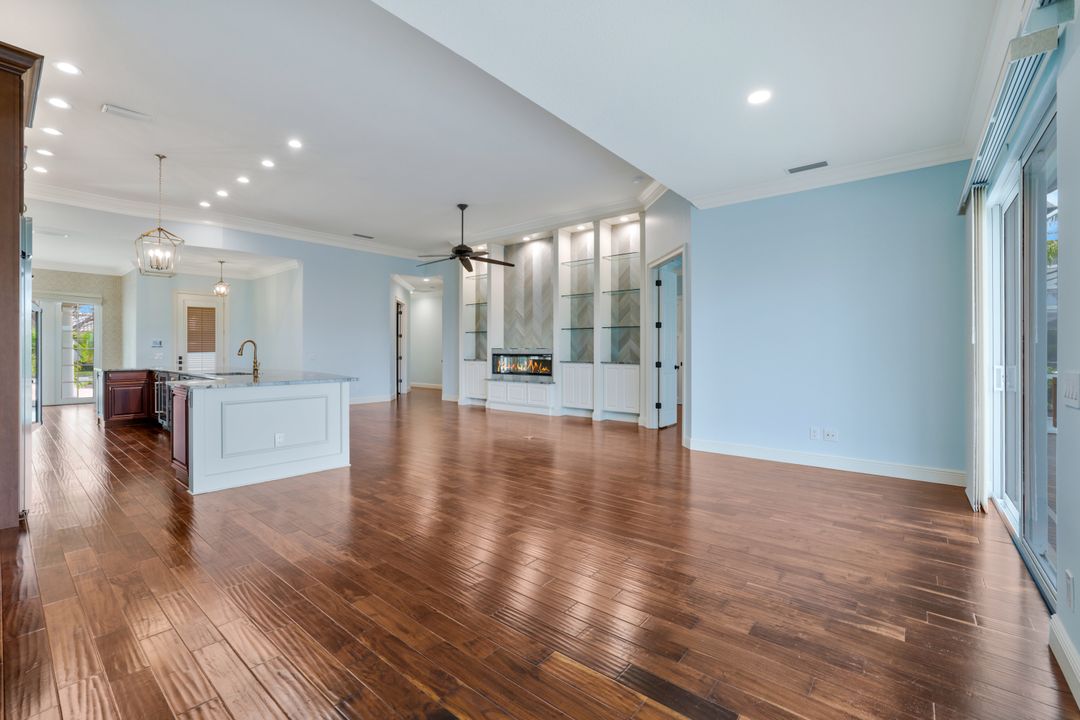 2885 Hatteras Way, Naples, FL 34119