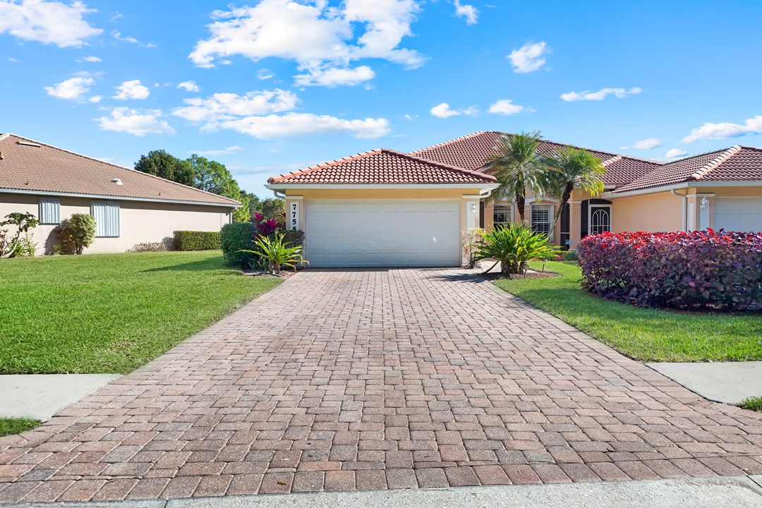 7755 Berkshire Pines Dr, Naples, FL 34104