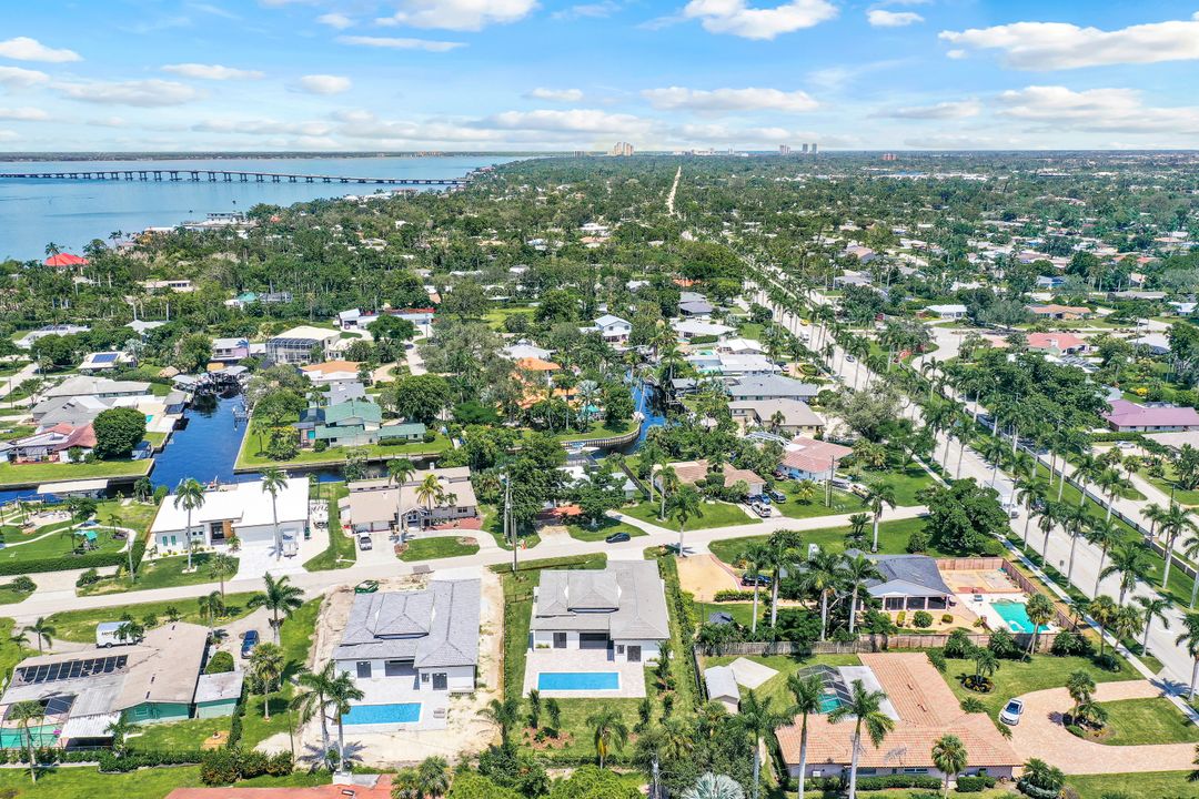 1332 Longwood Dr, Fort Myers, FL 33919