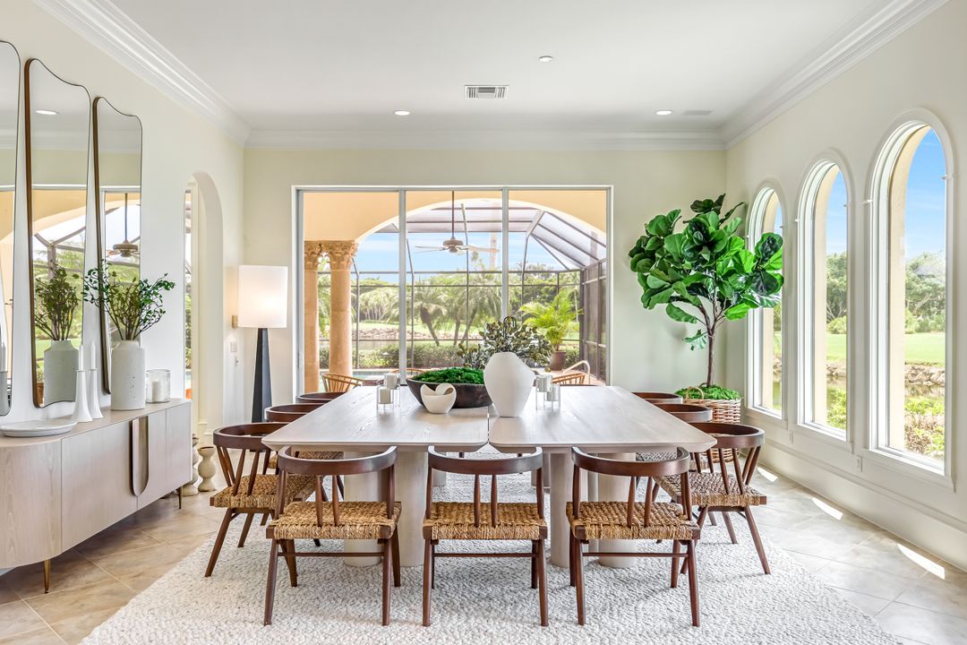 2861 Capistrano Way, Naples, FL 34105