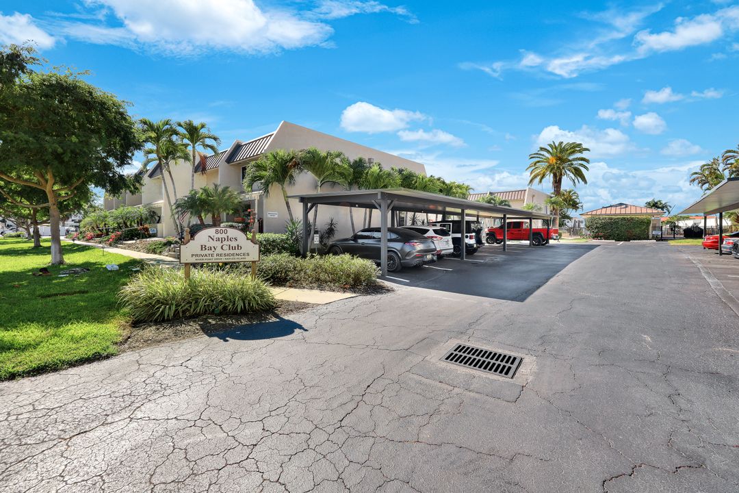 800 River Point Dr #212, Naples, FL 34102