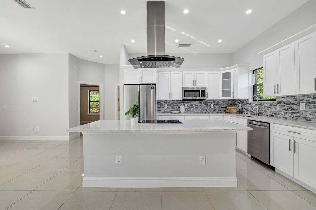 2749 72nd Ave NE, Naples , FL 34120