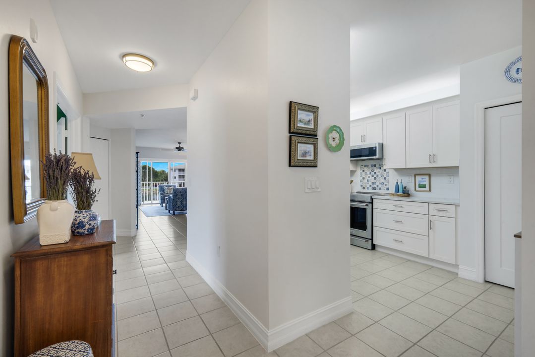 7822 Great Heron Way #201, Naples, FL 34104