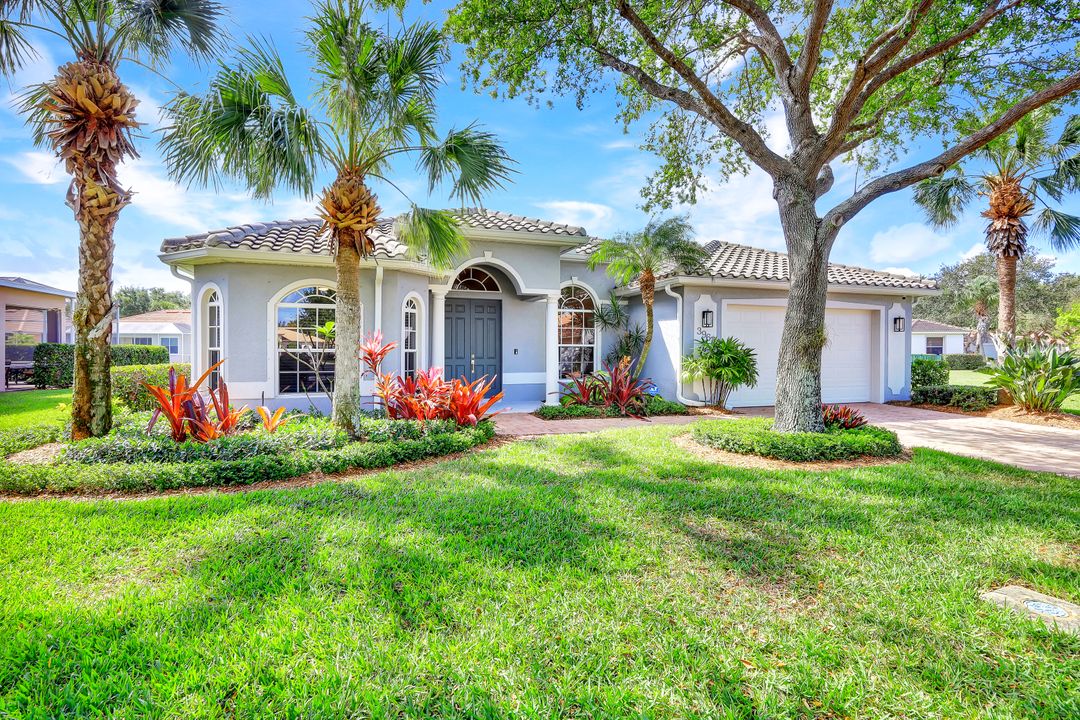 3967 Ruxton Rd, Naples, FL 34116