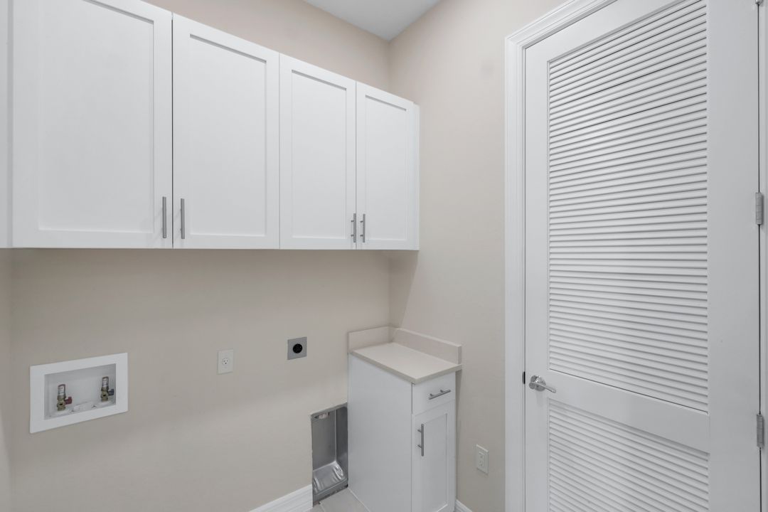 280 Antilles Wy E #101, Naples, FL 34112