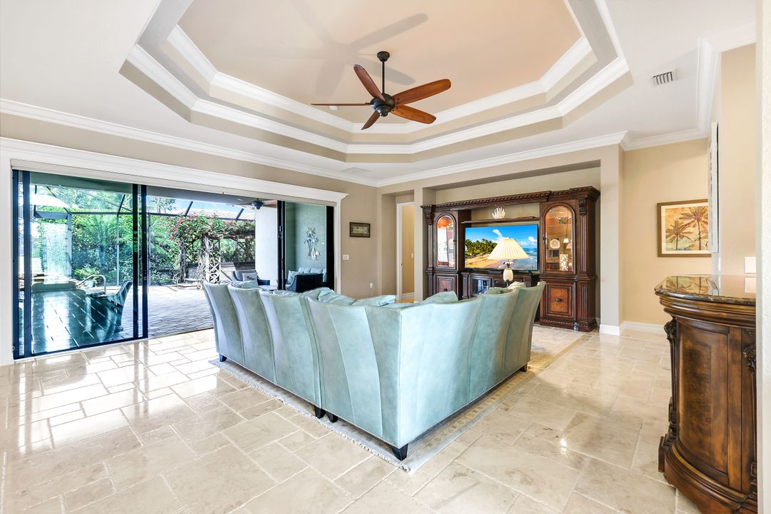 3917 Glacier Ct, Naples, FL 34119