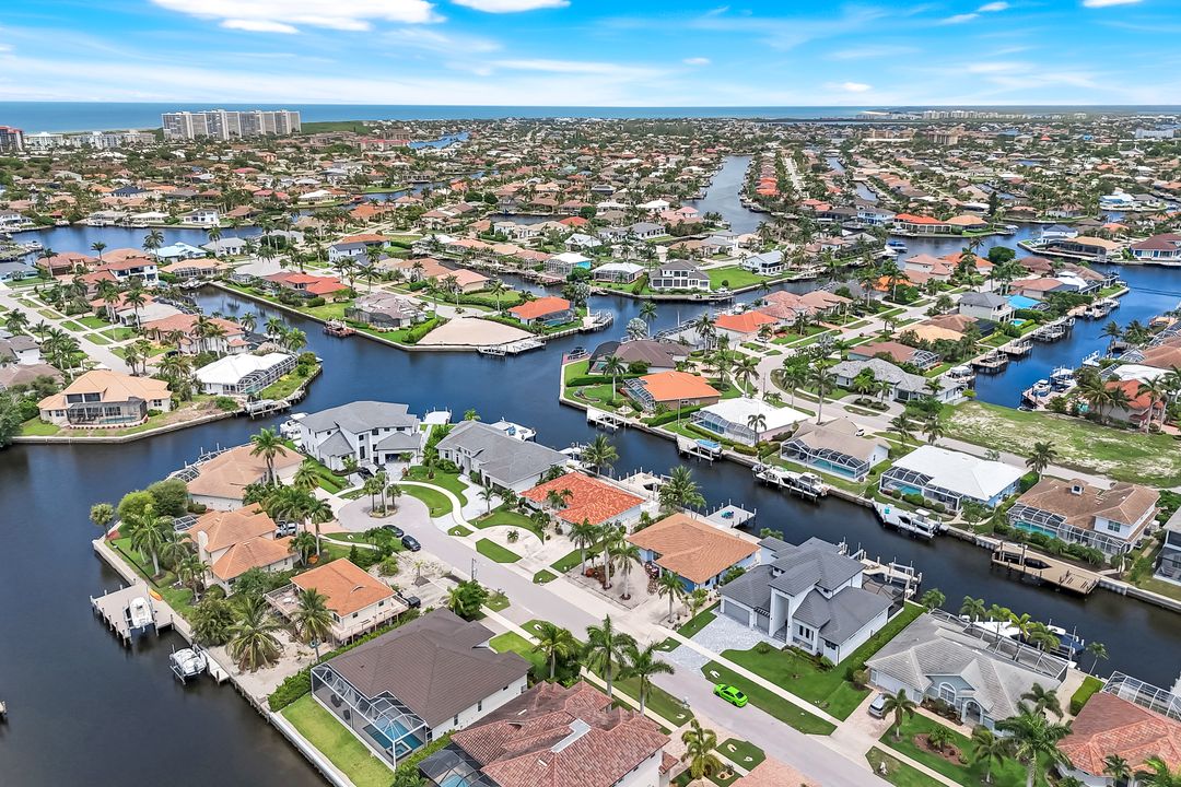 1048 Cottonwood Ct, Marco Island, FL 34145