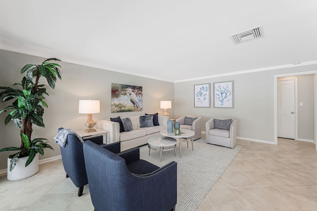 727 Park Shore Dr, Naples, FL 34103