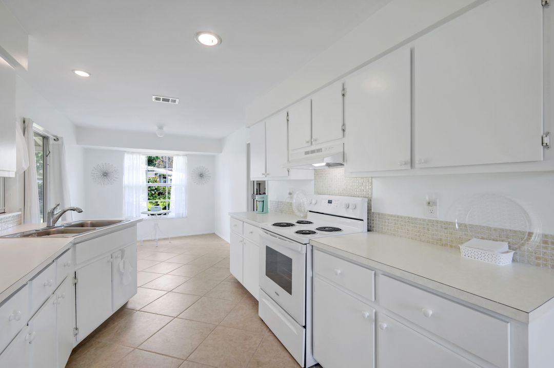 59 Hilo Ct, Naples, FL 34112